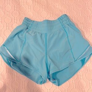 Lululemon Hotty Hot HR Short, 2.5” lined, blue, size 0